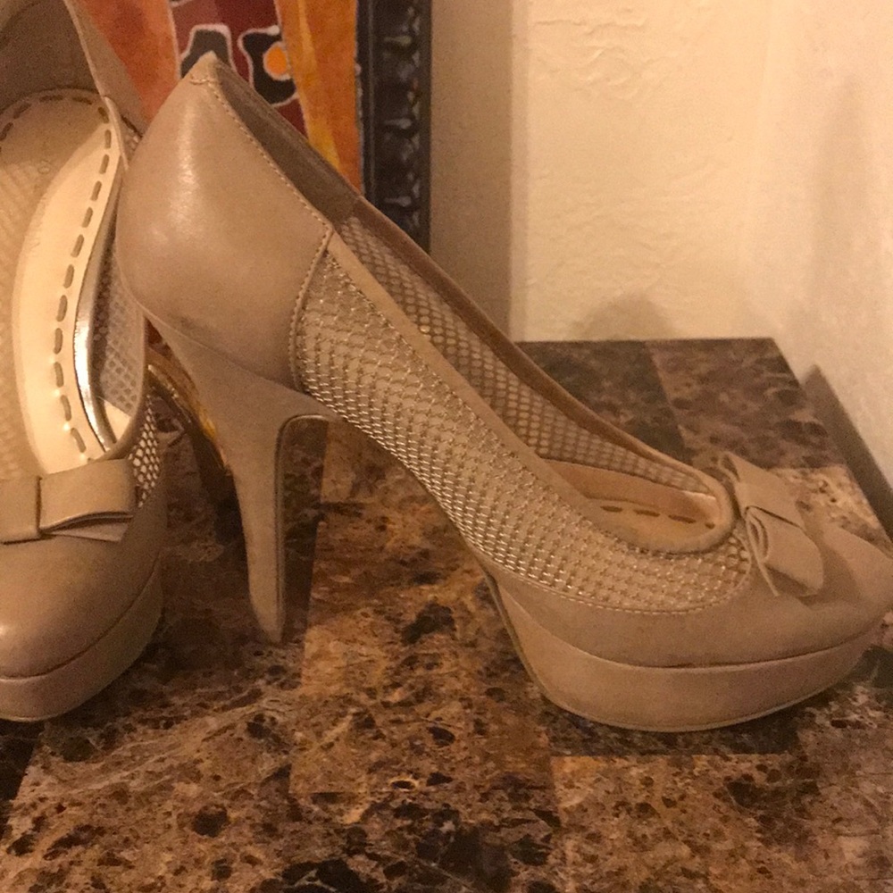 Heels - Picture 2 of 7